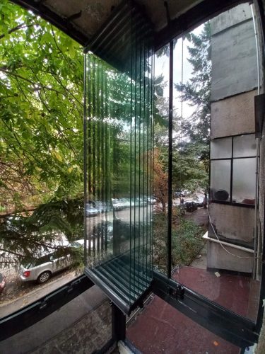 Остъкляване на балкони