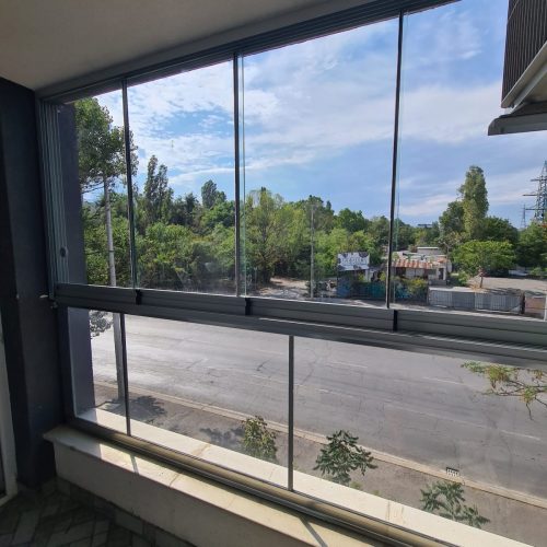 Остъкляване на балкони