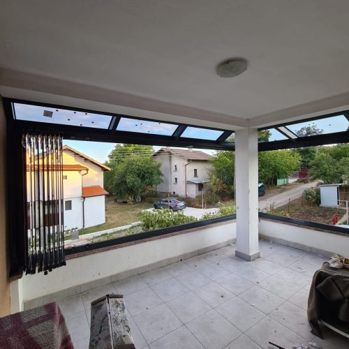 Остъкляване на балкони